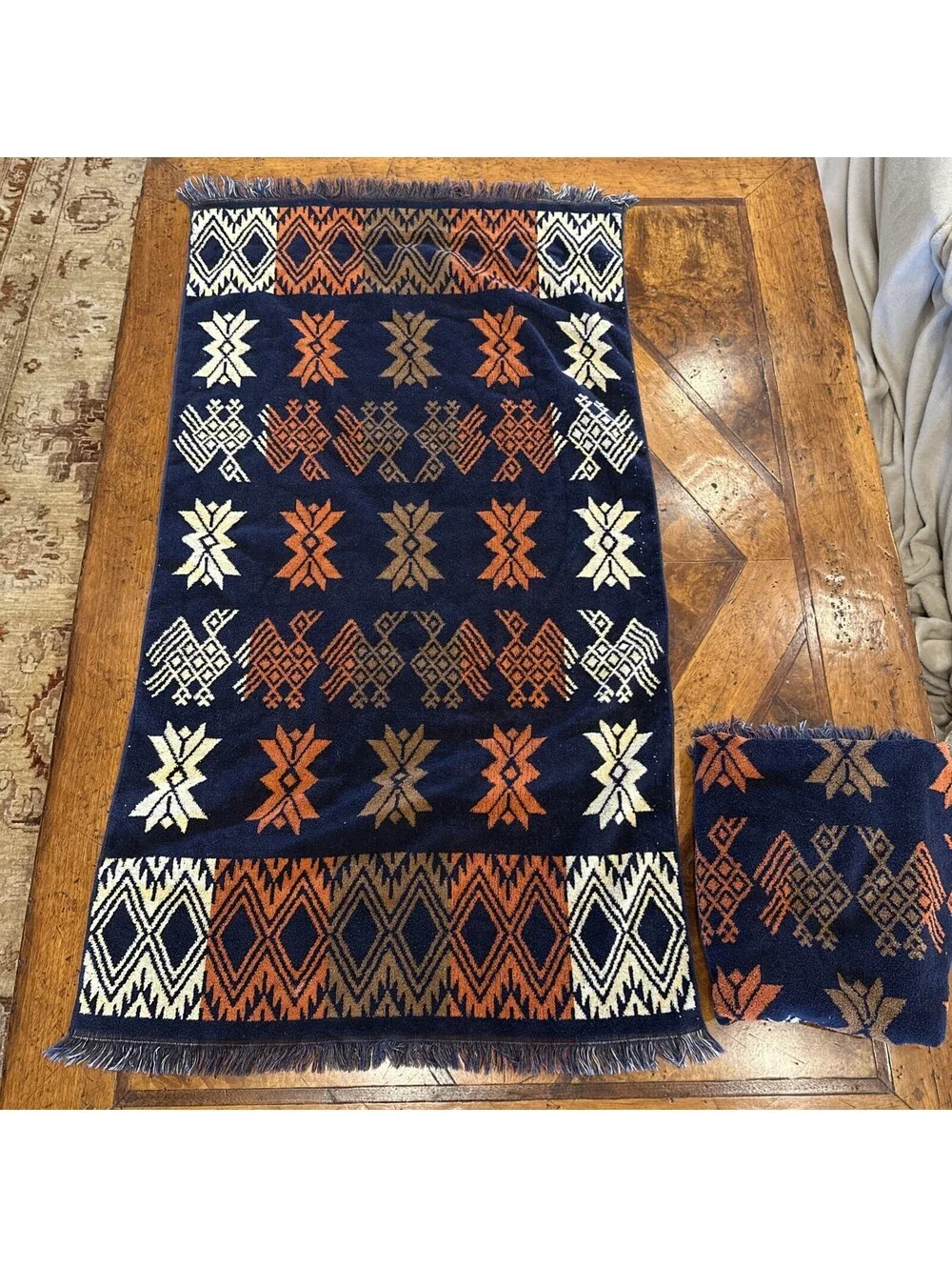 Vintage 1970s FIELDCREST Bath Towels Set of 2 Cotton Faced Chicken 44